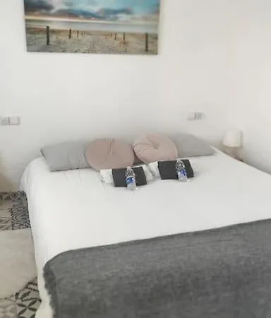 Precioso Con A/a En Ruzafa Con Terracita Privada Y Acceso A Un Jardin, 2-3 Personas Walencja