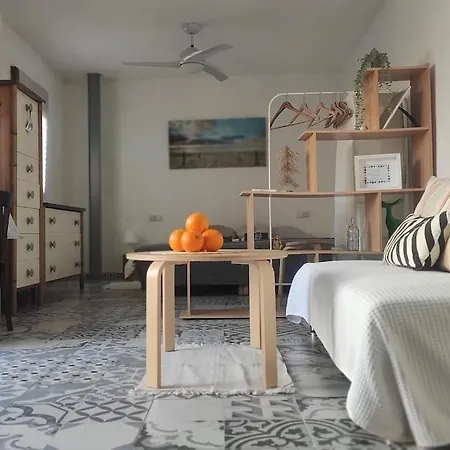 Precioso Con A/a En Ruzafa Con Terracita Privada Y Acceso A Un Jardin, 2-3 Personas Apartament