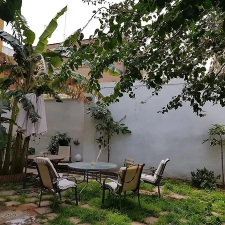 Apartament Precioso Con A/a En Ruzafa Con Terracita Privada Y Acceso A Un Jardin, 2-3 Personas