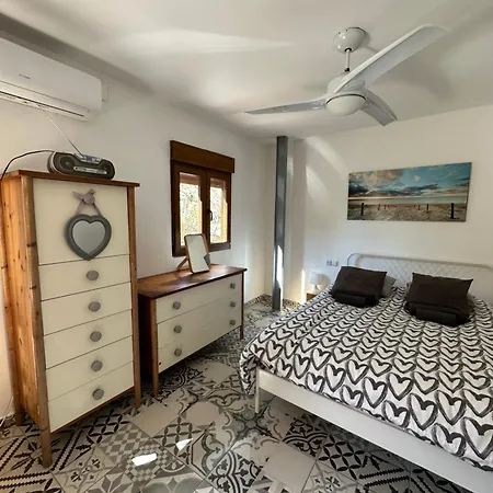 Precioso Con A/a En Ruzafa Con Terracita Privada Y Acceso A Un Jardin, 2-3 Personas Walencja