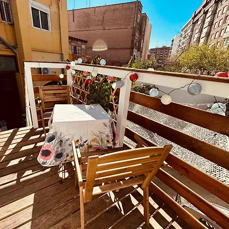 Precioso Con A/a En Ruzafa Con Terracita Privada Y Acceso A Un Jardin, 2-3 Personas Walencja